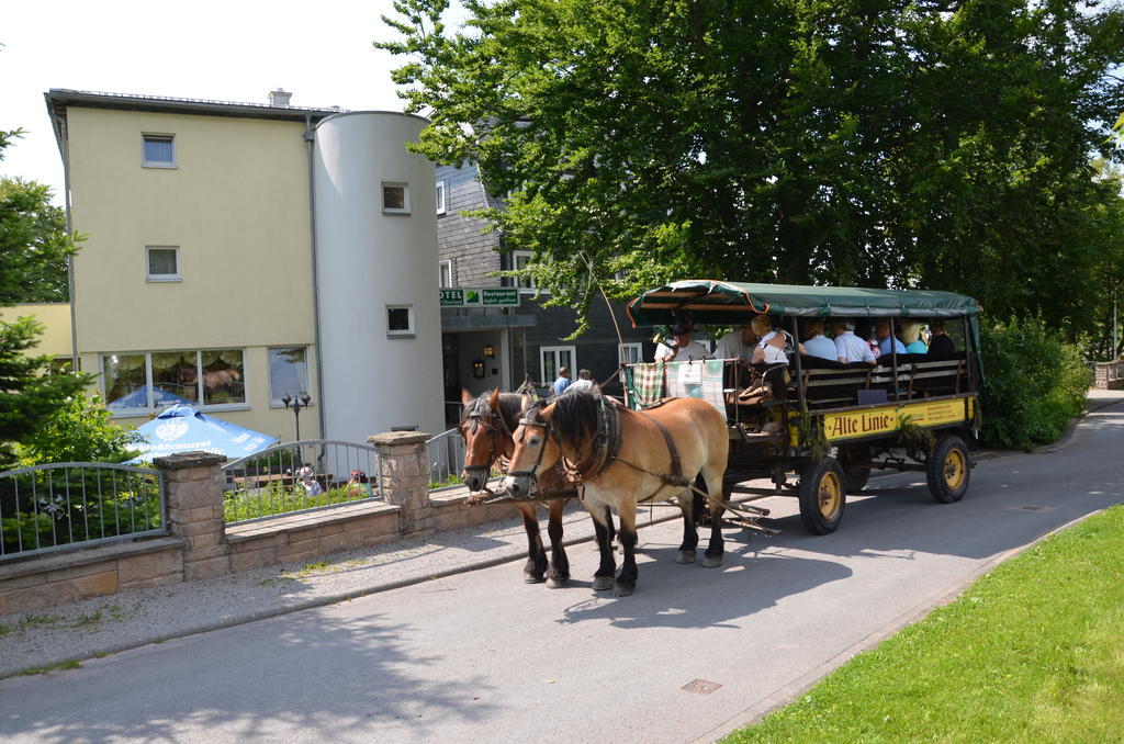 Hotel Haus Oberland Masserberg Exteriör bild