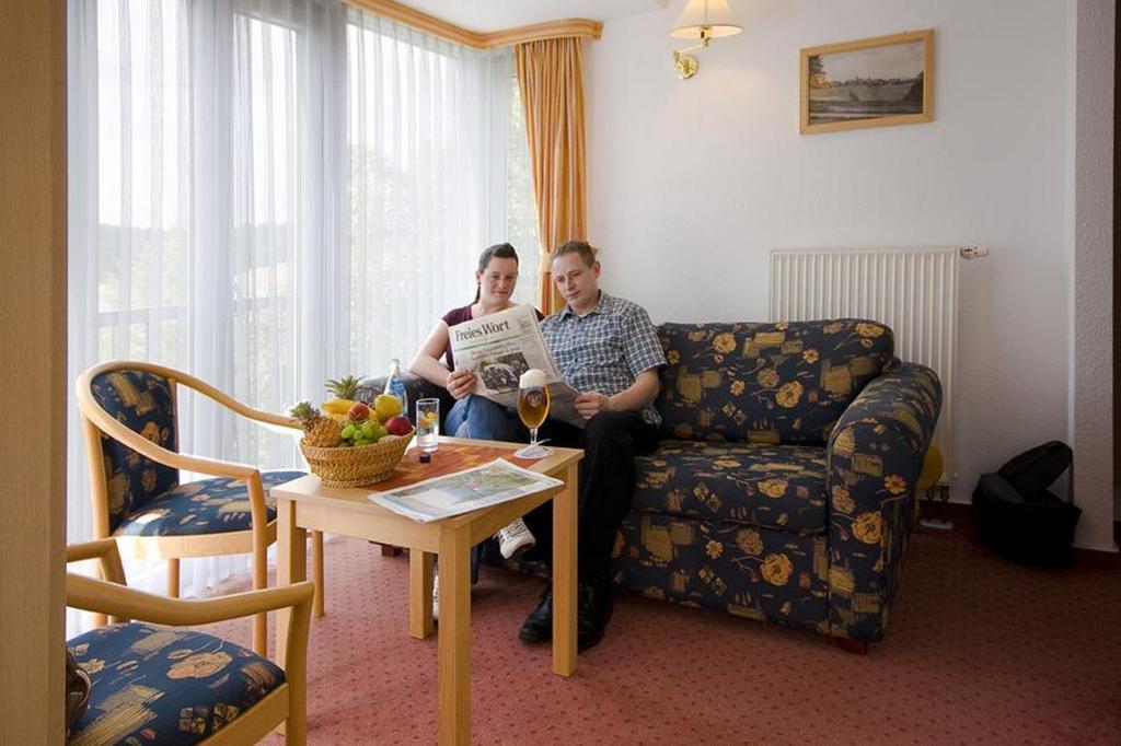 Hotel Haus Oberland Masserberg Rum bild