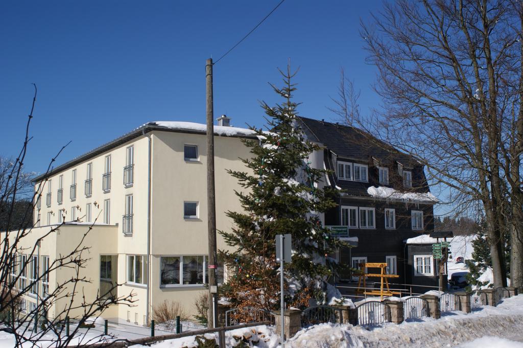Hotel Haus Oberland Masserberg Exteriör bild