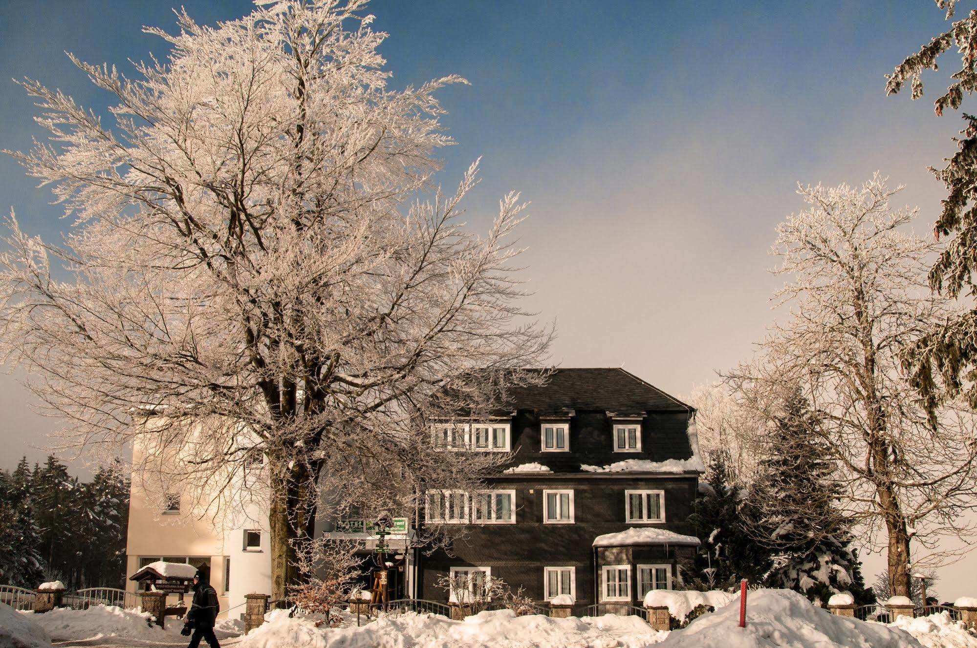 Hotel Haus Oberland Masserberg Exteriör bild