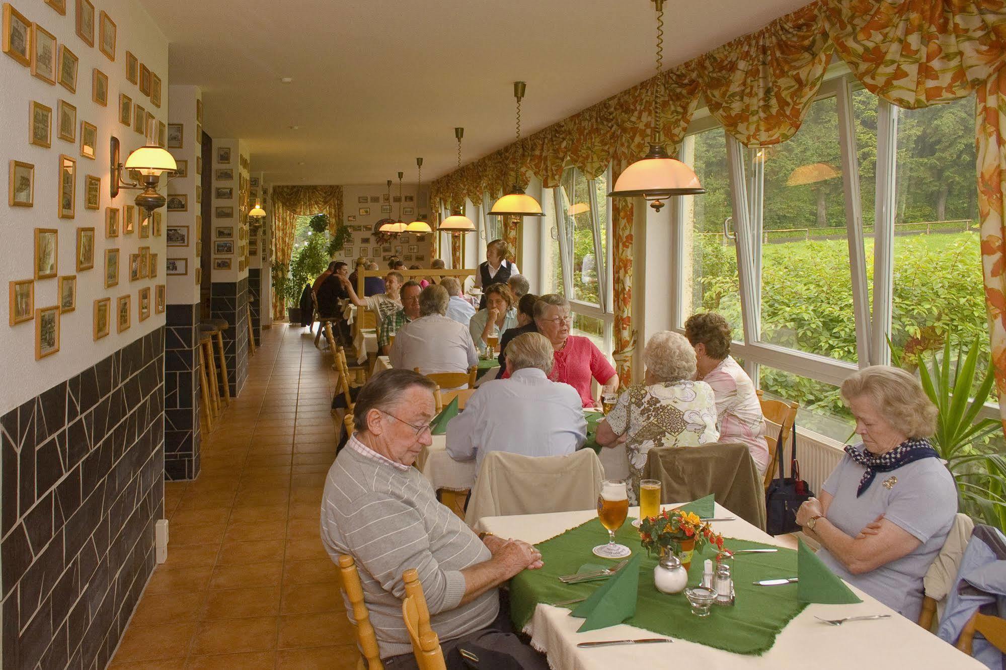 Hotel Haus Oberland Masserberg Exteriör bild
