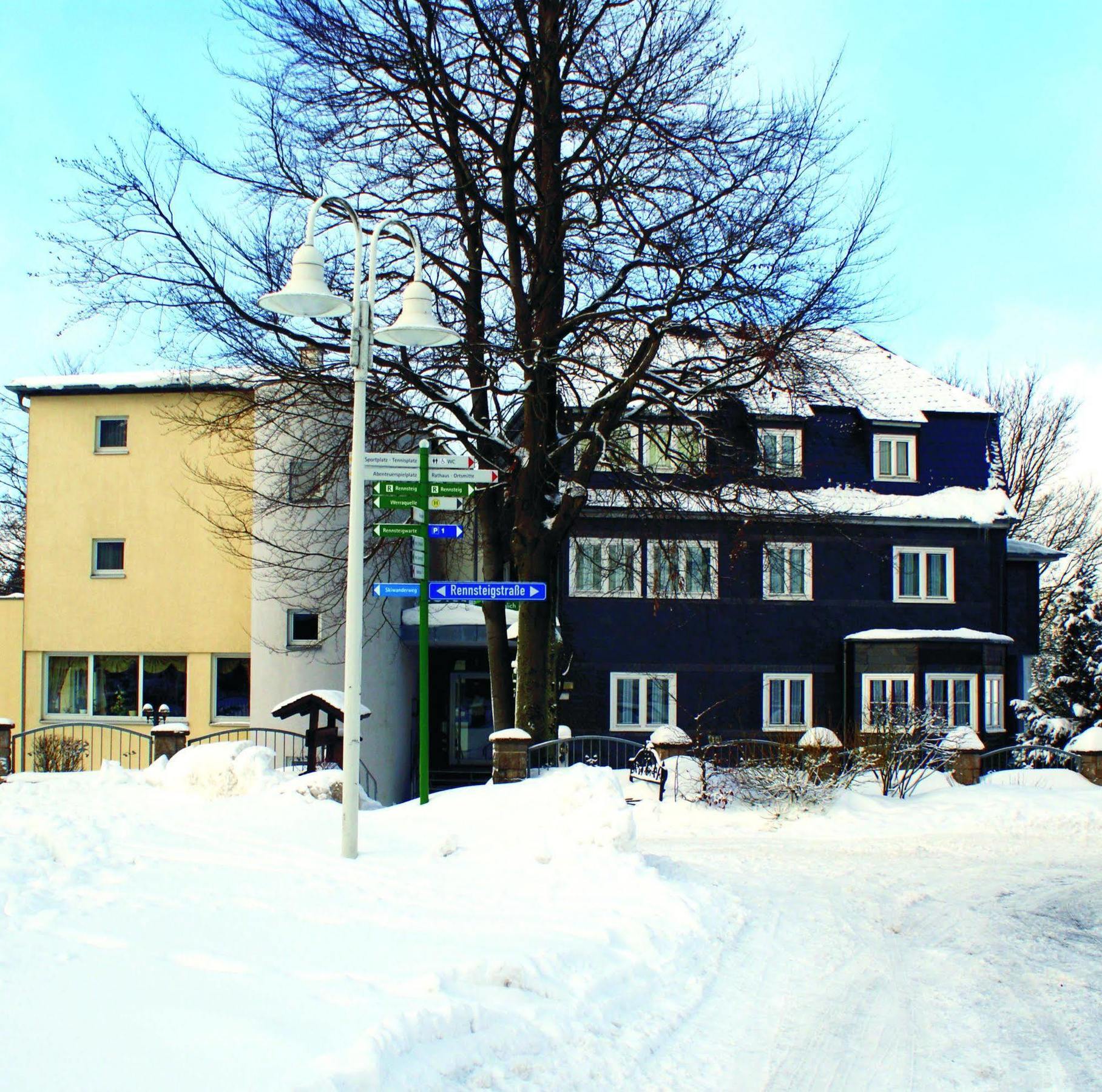 Hotel Haus Oberland Masserberg Exteriör bild
