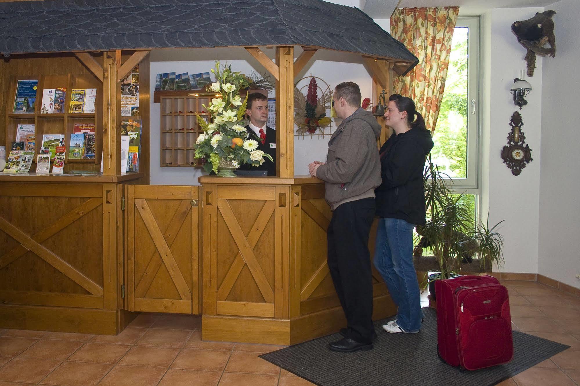 Hotel Haus Oberland Masserberg Exteriör bild