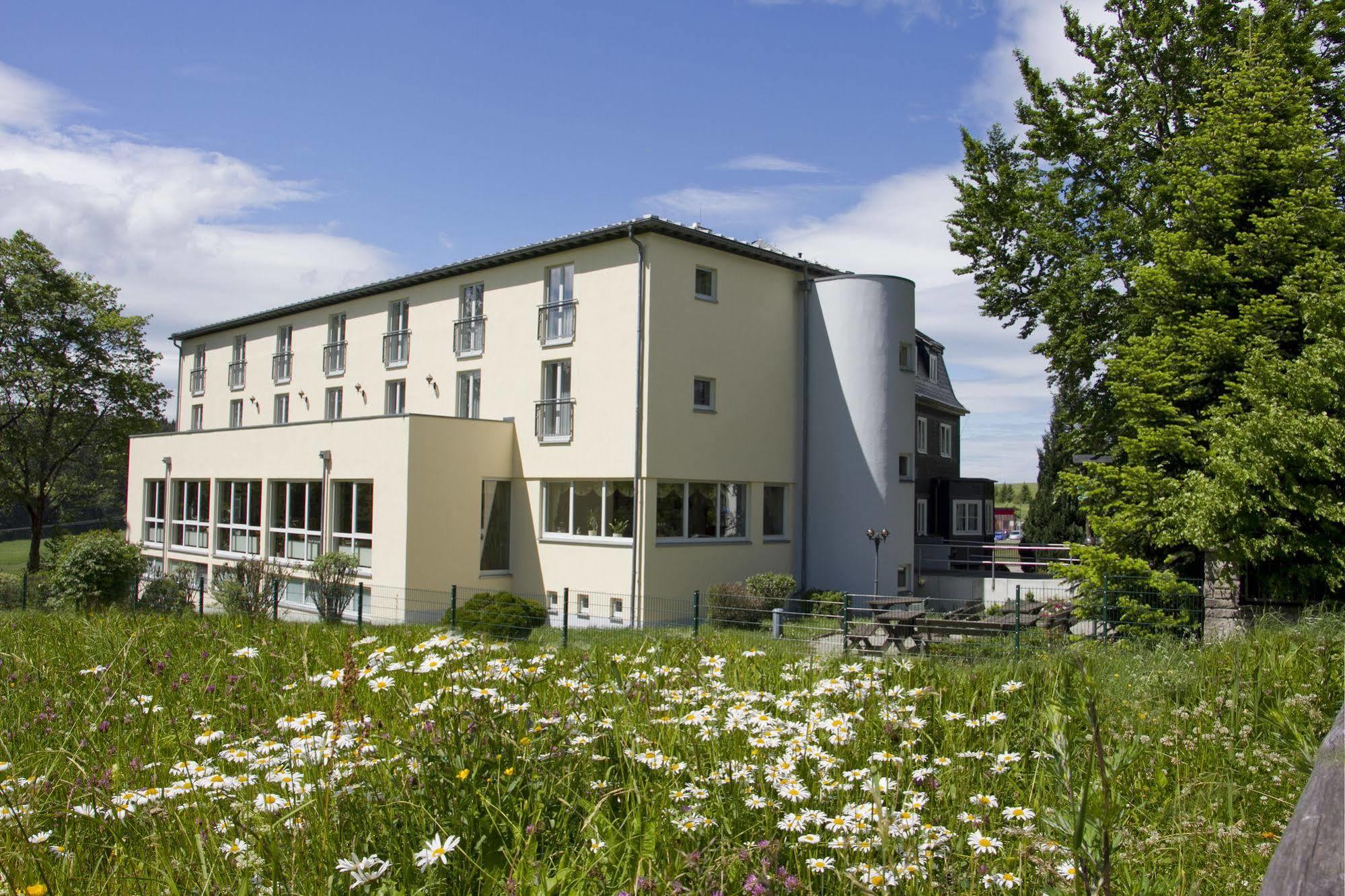 Hotel Haus Oberland Masserberg Exteriör bild